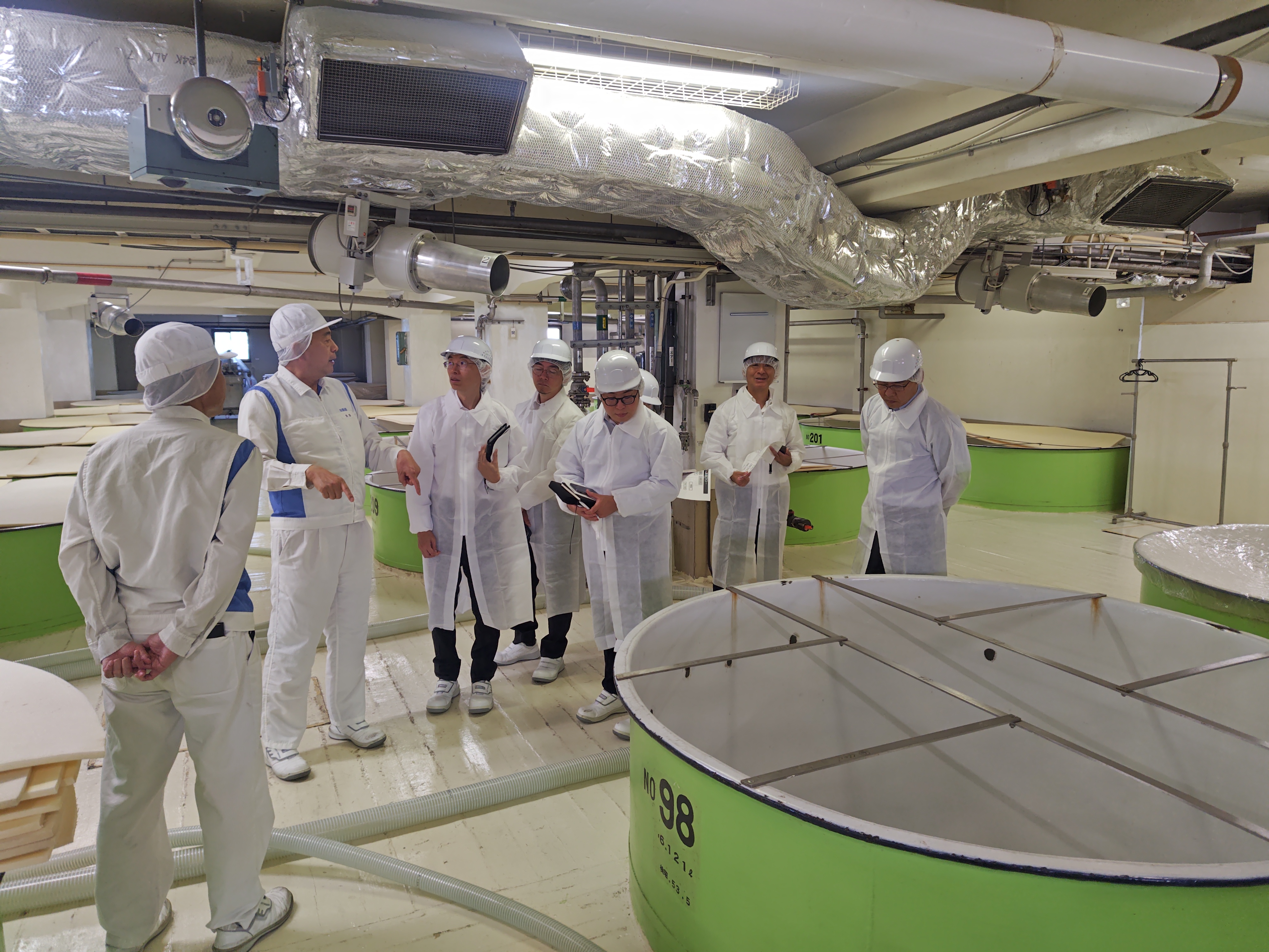 Takara Bio members touring Takara Shuzo’s production facilities